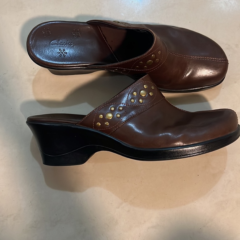 Clarks brown Leather clogs/ mules